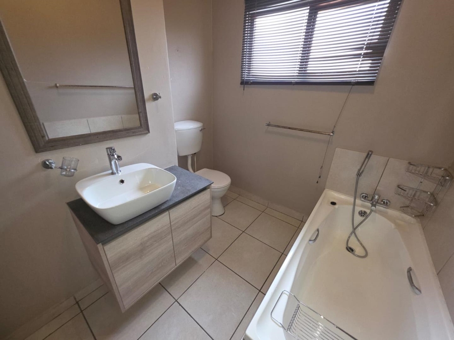 To Let 3 Bedroom Property for Rent in Langenhovenpark Free State